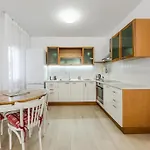 Luxury شقة تيرانا